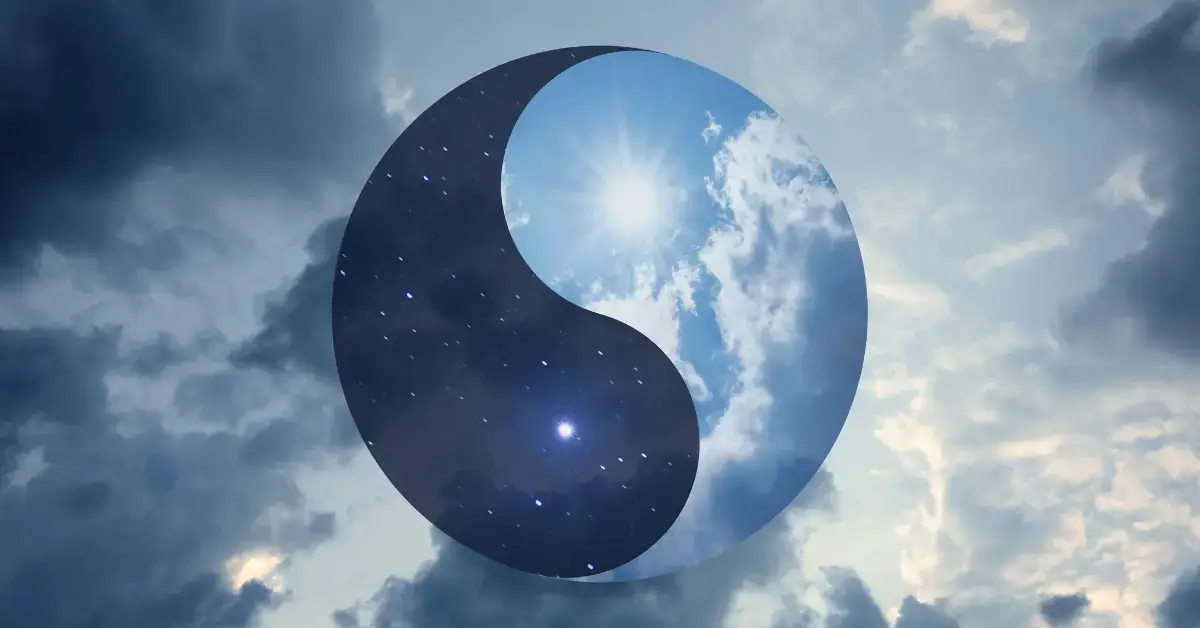20+ Ying Yang Art You Will Love 2024 1 Ying Yang Art: There is the ying yang symbol