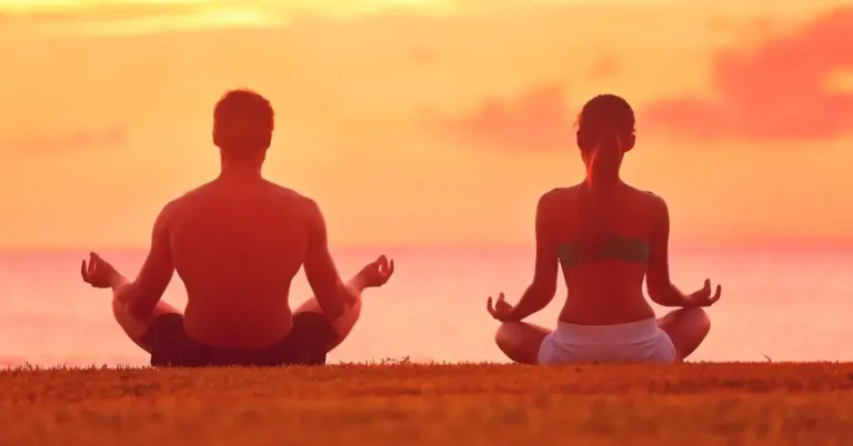 Couples Meditation: Strengthen Your Bond with Mindfulness 2024 1 couples meditation: a couple is sitting and mediate together