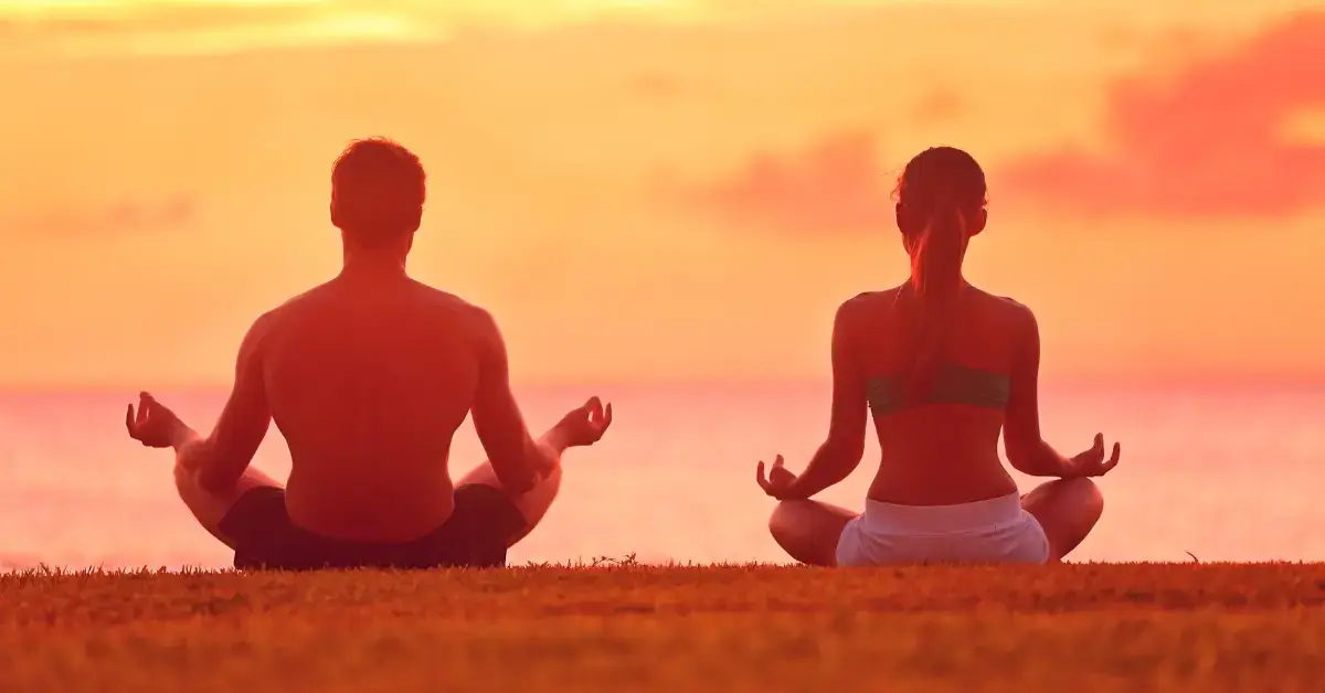 Couples Meditation: Strengthen Your Bond with Mindfulness 2024 1 couples meditation: a couple is sitting and mediate together